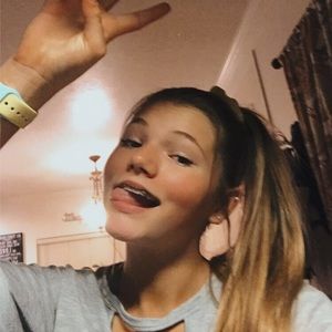 Meet your Posher, Maya